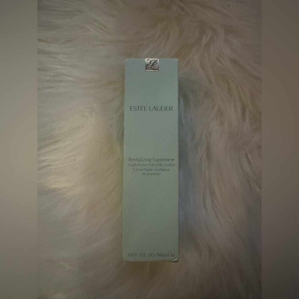 Revitalizing Supreme+
Youth Power Soft Milky Lotion Moisturizer